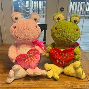 Pink and Green Frog Plush Toys with Heart